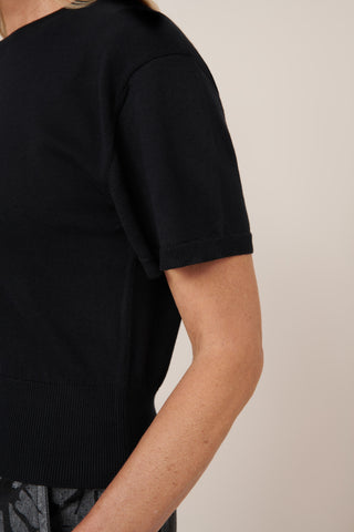 Silhouette Top | Black