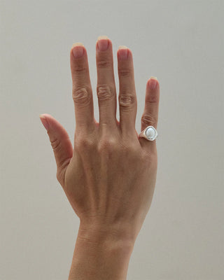 Simple Pearl Ring