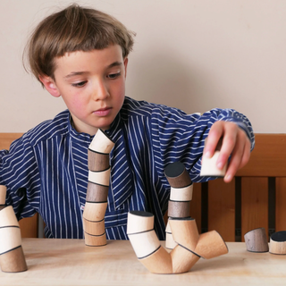 Loggos Stacking Game | Medium