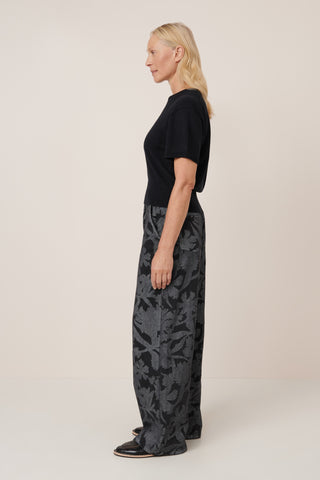 Silhouette Top