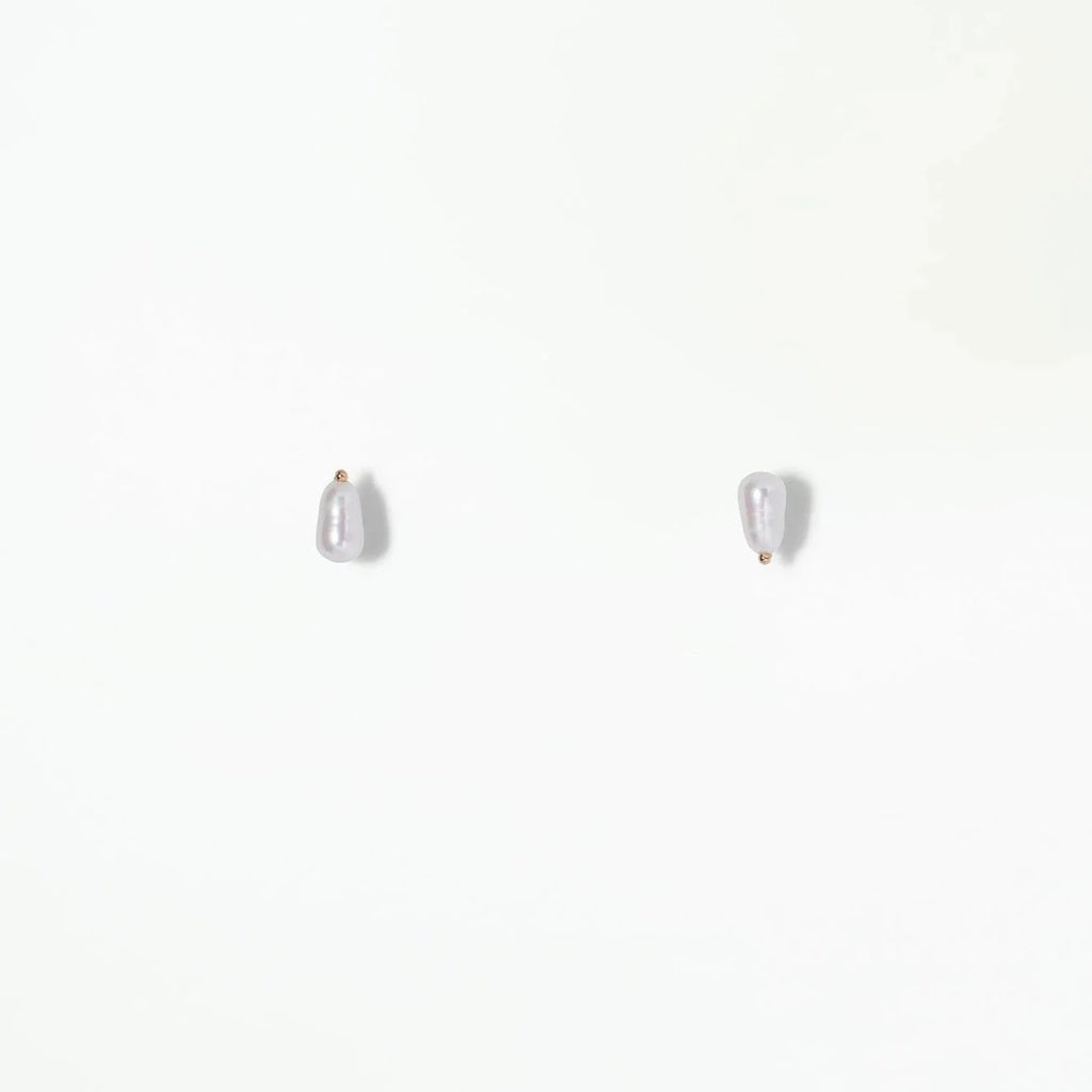 Irregular Pearl Earrings (Single)